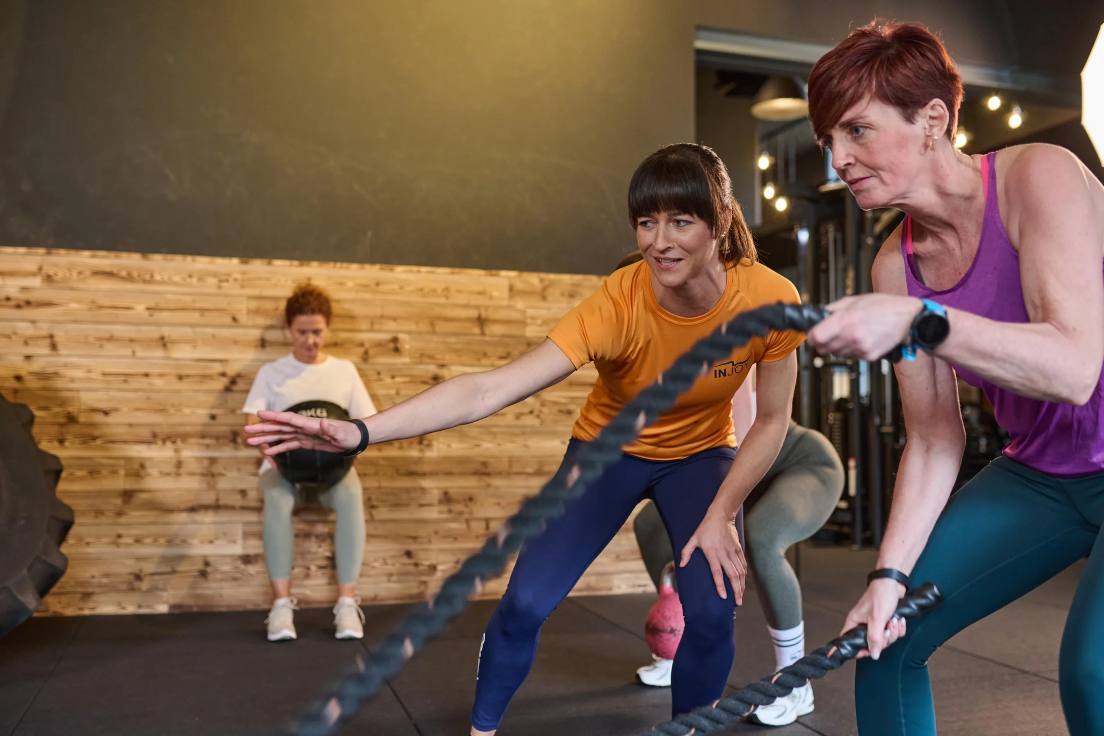 Dynamischer Cardio- und Fitnesskurs bei INJOY